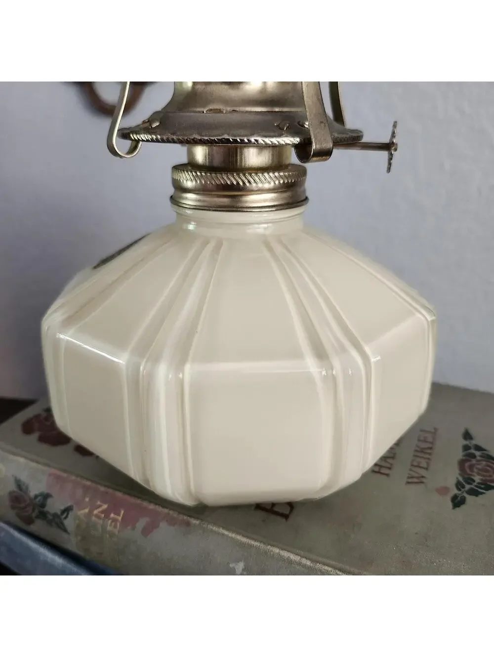 Vintage Lamplight Farms Beige Octagonal Glass Oil Lamp Base No Globe